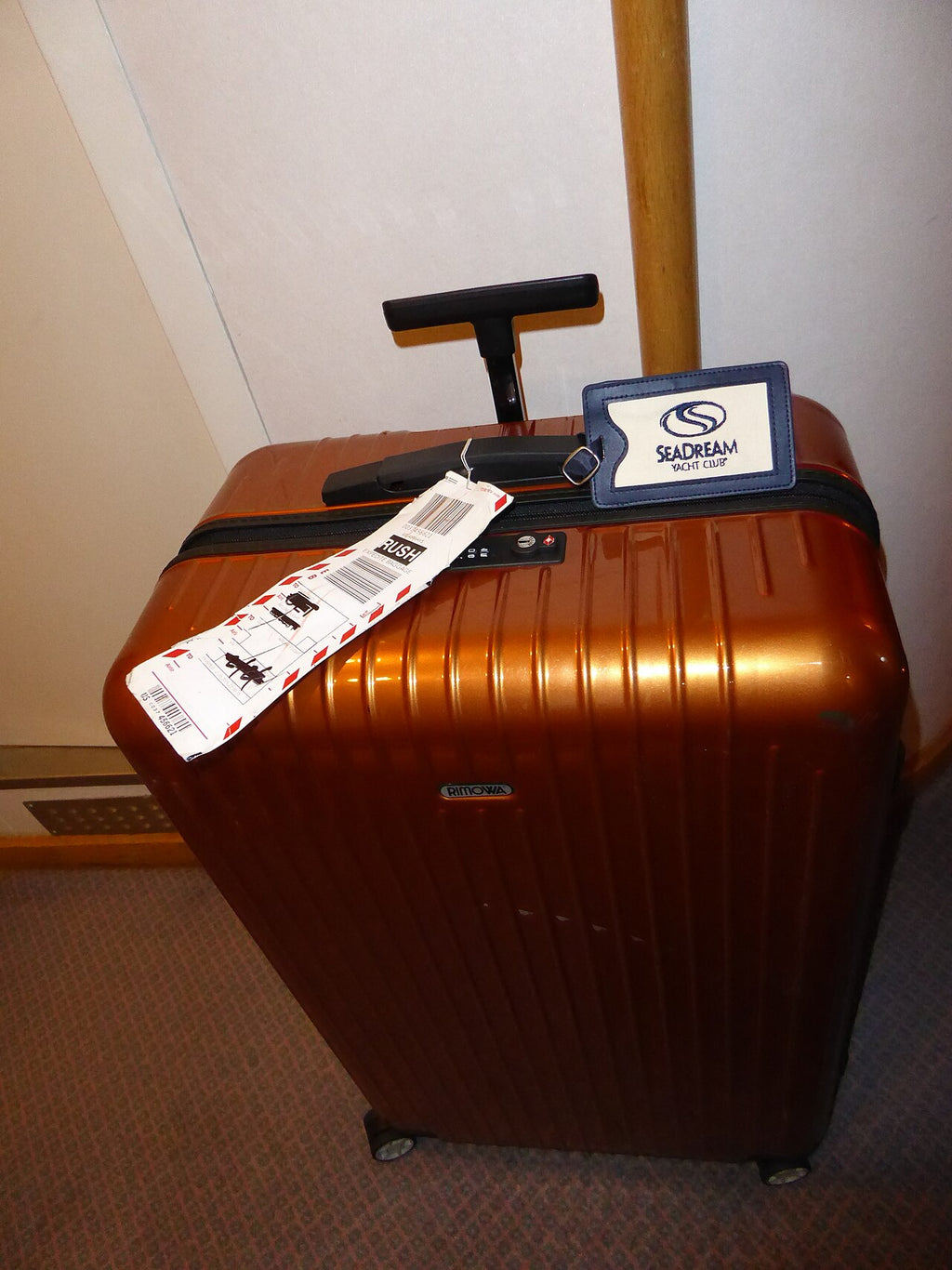 20-Inch Carry-On Hardshell Luggage - 360-Degree Spinner Wheels, TSA Lock, Lightweight Polycarbonate
