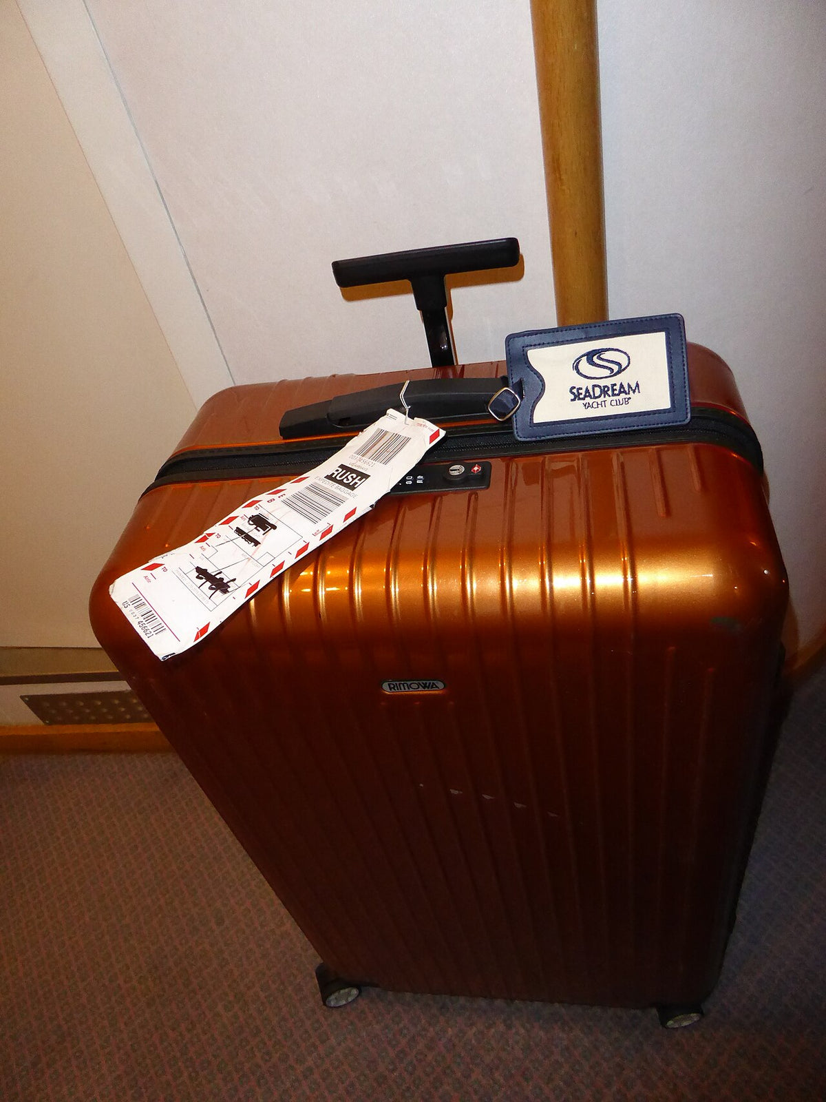 20-Inch Carry-On Hardshell Luggage - 360-Degree Spinner Wheels, TSA Lock, Lightweight Polycarbonate